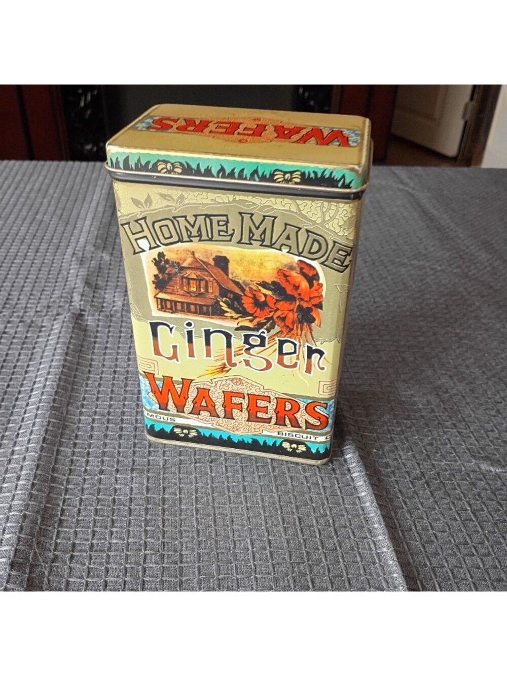 Vintage Oval Metal Lithograph Home Made Ginger Wafers Famous Biscuit Tin ENGLAND